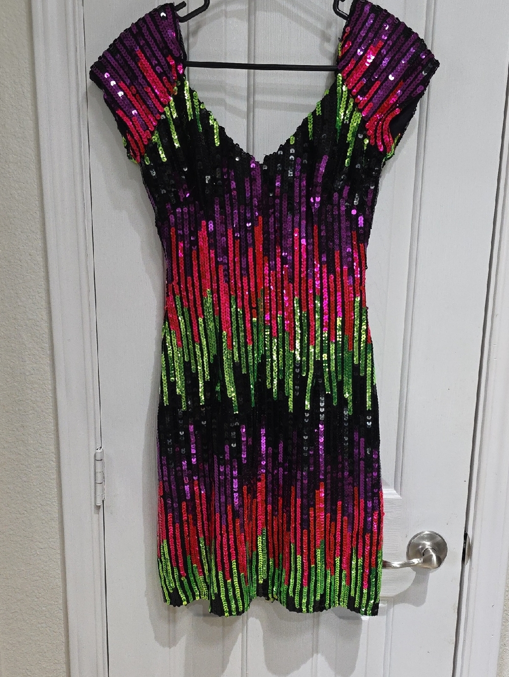 Alyce Design Sequin Stripe V-Neck Party Dress in Black, Purple, Red & Green, Sz6